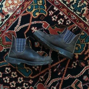 plaid blundstones!!